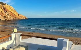 Cave Beach House Milos